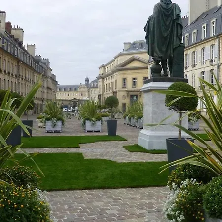 Port De Plaisance City Center 2 Pers. * Caen